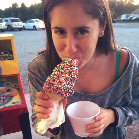 Meet your Posher, Leah - Picture 1 of 1